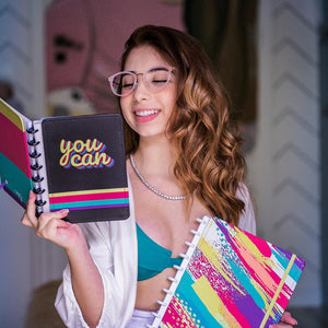 Tabi com o Caderno Inteligente Tibum A5 e o Caderno Inteligente Ta Bom Grande